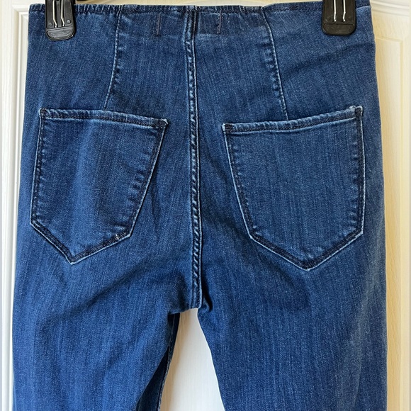 Hollister XS Flare Jeans - Picture 5 of 7